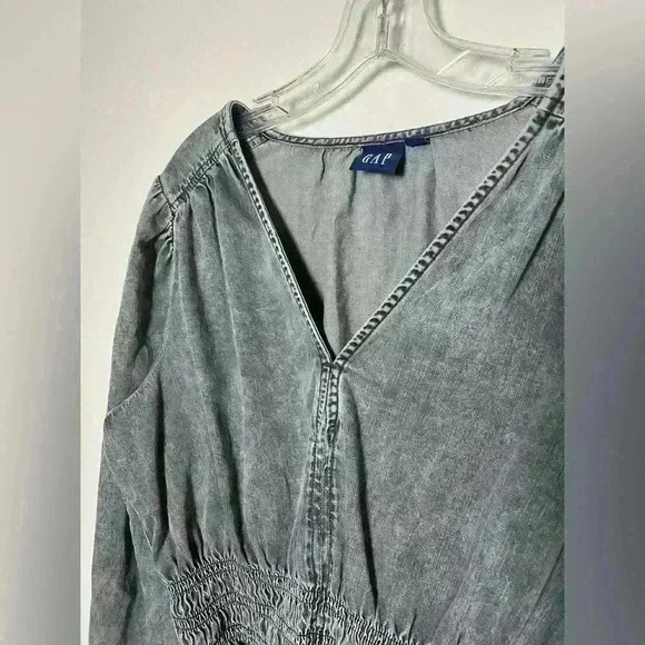 Gap denim shirt size L V-neck puff sleeve elastic waist - Picture 2 of 7
